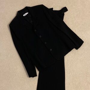 Ladies 14.  Classic Black Blazer and Skirt Set. Textured material.  Flared pants